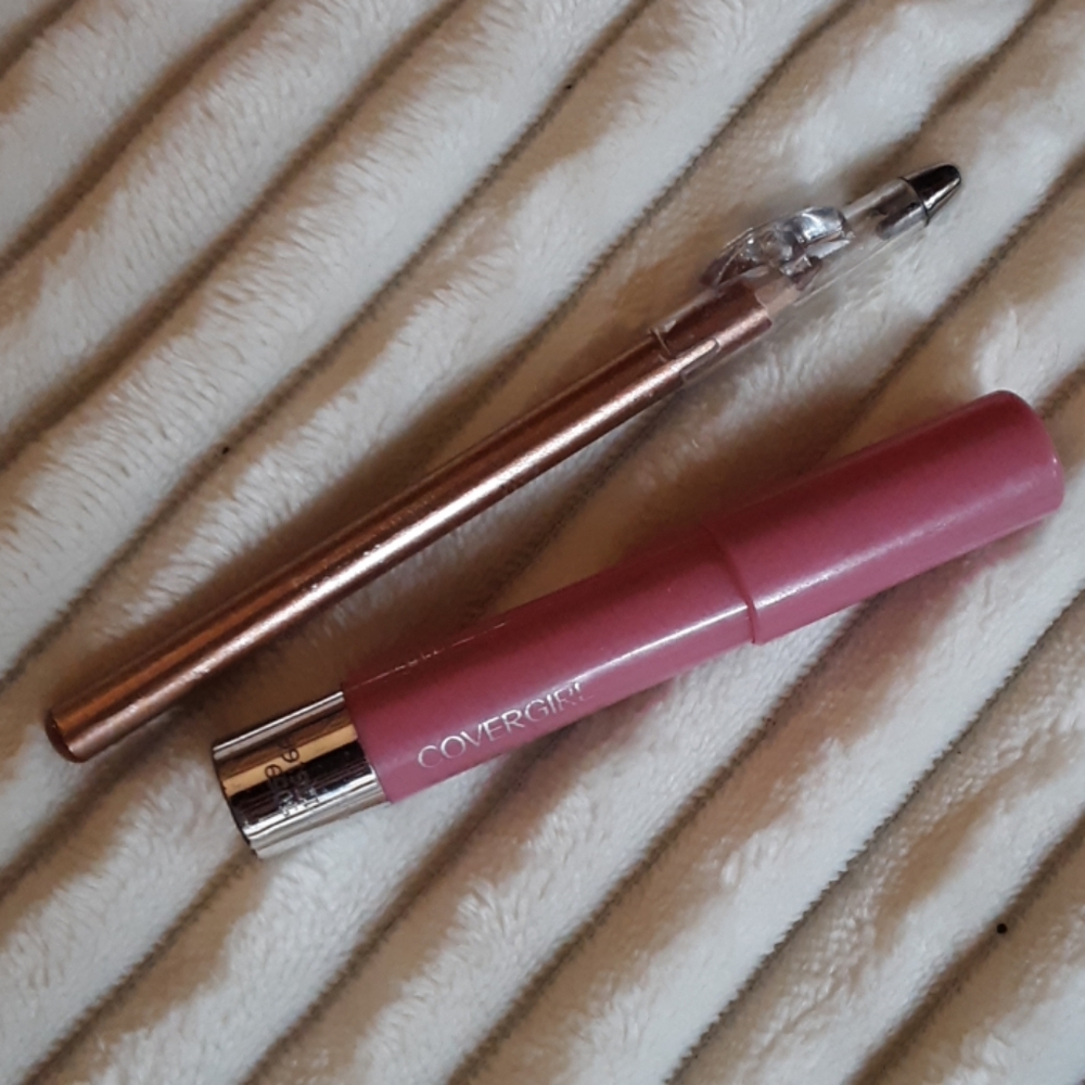 Touchdown Makeup Bundle - Picture 4 of 4
